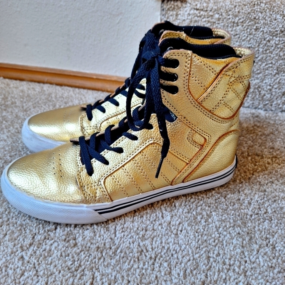 Supra Skytop Gold Metallic High Top Sneakers Kids Size 5 Womens Size 7